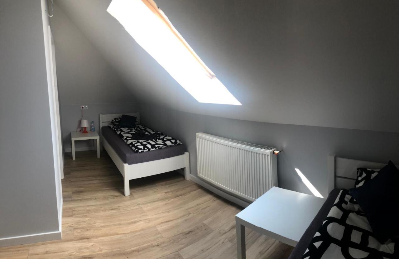 Klimatyzowane Apartamenty I Pokoje Przy Targach Kielce Exterior foto
