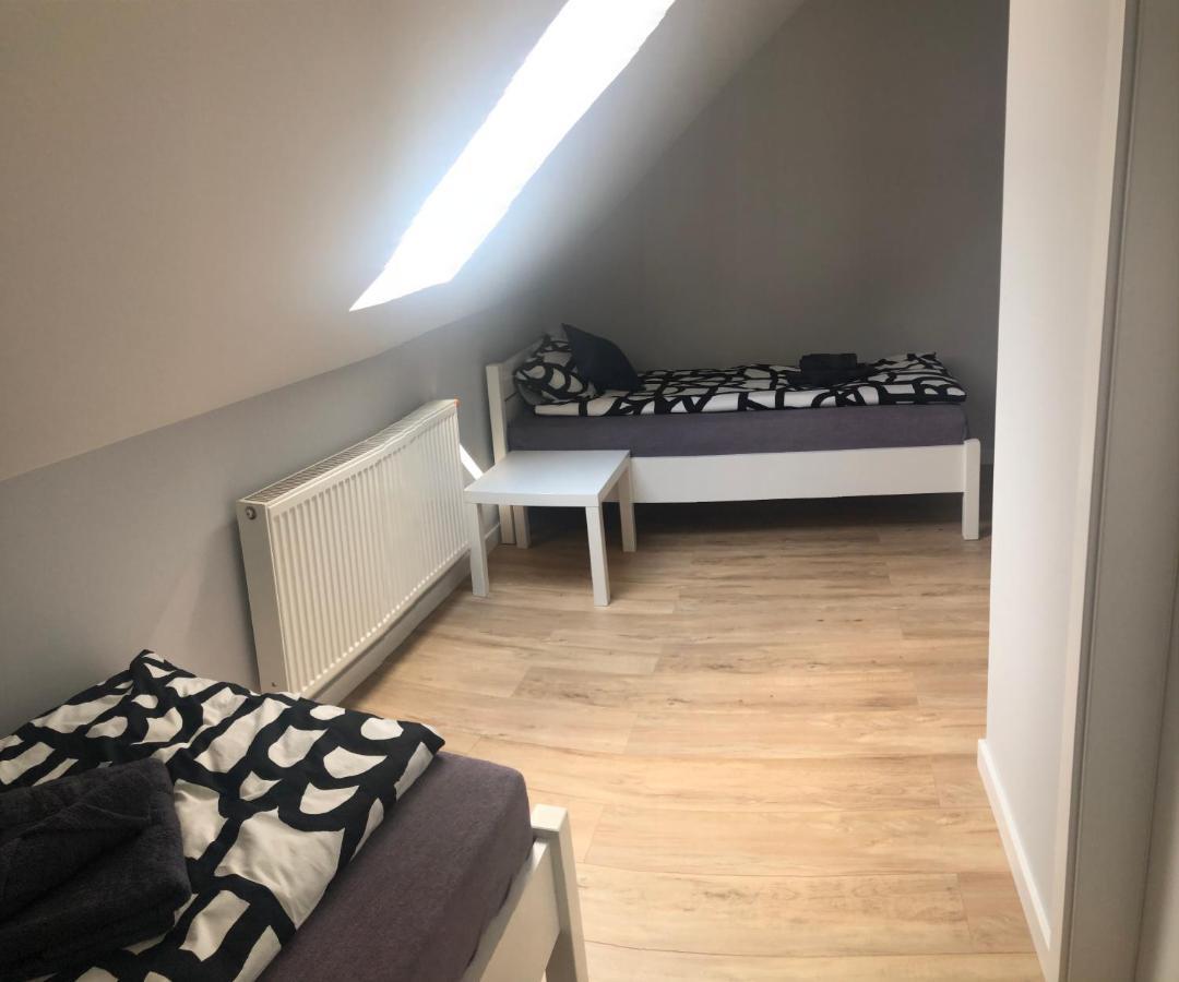 Klimatyzowane Apartamenty I Pokoje Przy Targach Kielce Exterior foto